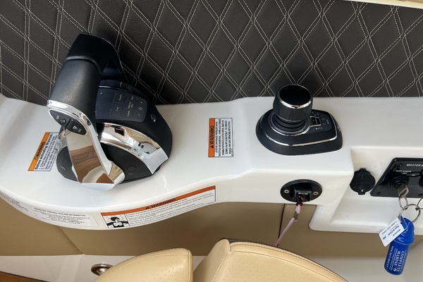 2020 Sea Ray 35