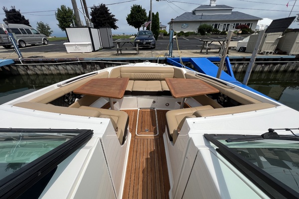 FUN DREAM 35ft Sea Ray Yacht For Sale