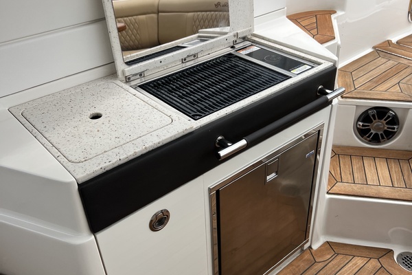 FUN DREAM 35ft Sea Ray Yacht For Sale