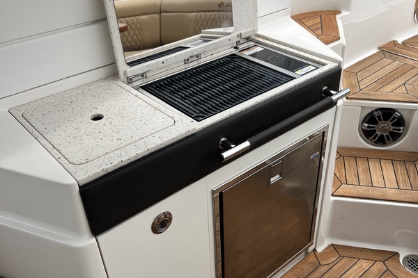 2020 Sea Ray 35