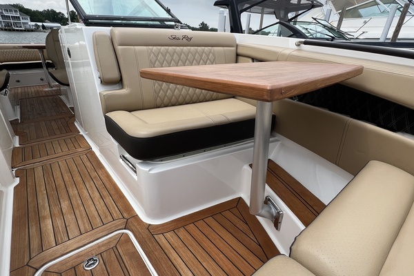 2020 Sea Ray 35
