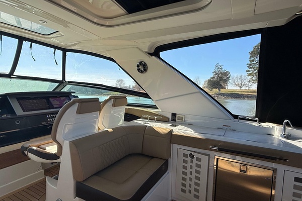 PRICED TO SELL  40ft Sea Ray Yacht For Sale