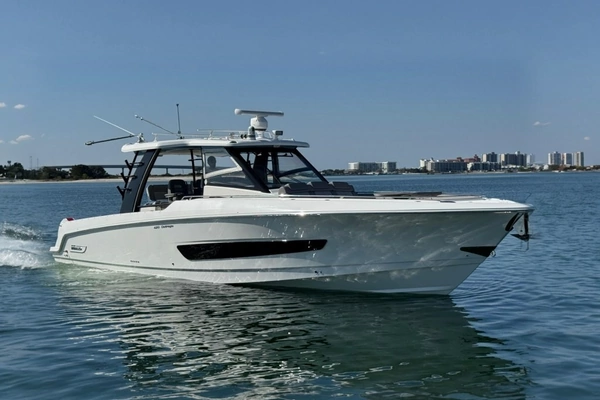 42' Boston Whaler