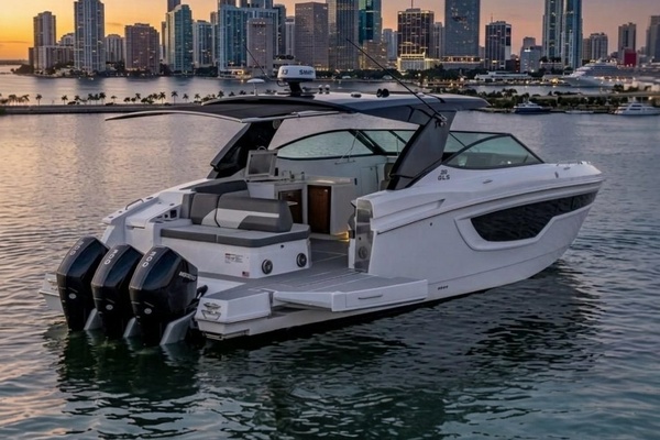 38ft Cruisers Yachts Yacht For Sale
