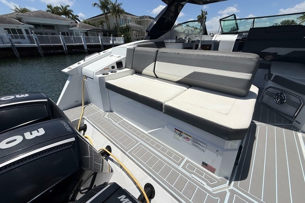 Cruisers Yachts 38 GLS OB Yacht For Sale