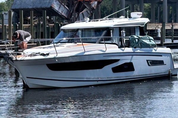 Bohemian 34ft Jeanneau Yacht For Sale