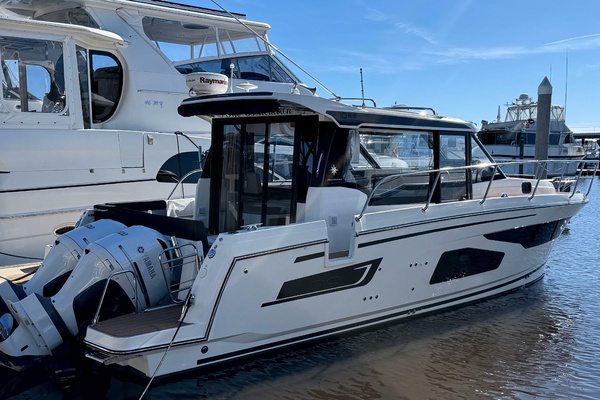 Bohemian 34ft Jeanneau Yacht For Sale
