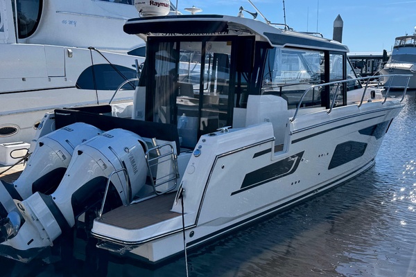 Bohemian 34ft Jeanneau Yacht For Sale