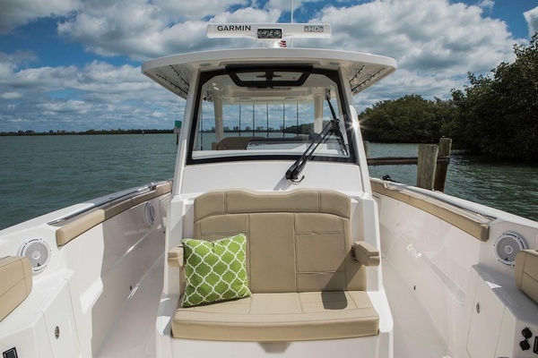 34ft Pursuit Yacht For Sale