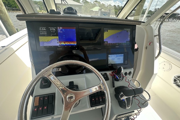 34ft Pursuit Yacht For Sale