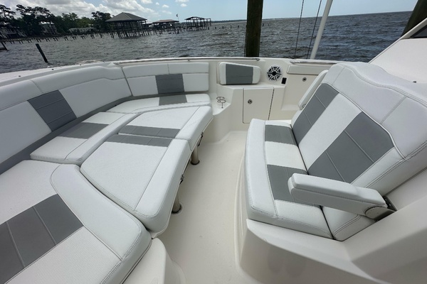 34ft Pursuit Yacht For Sale