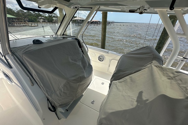 34ft Pursuit Yacht For Sale