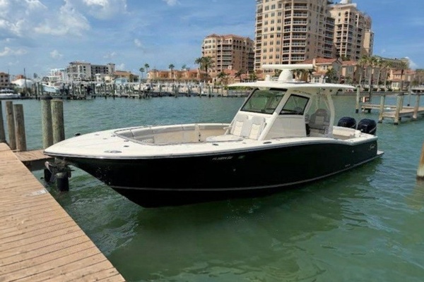 2021 Scout 330 LXF