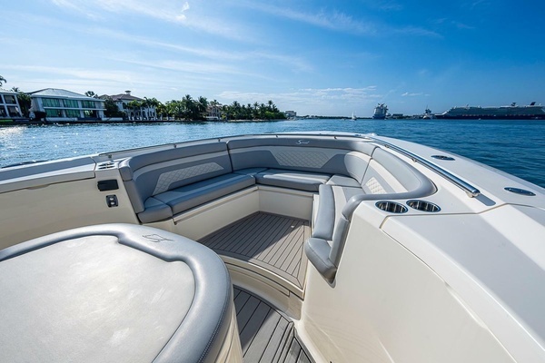 Scout 330 LXF Yacht For Sale