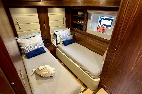 2021 Sirena 58