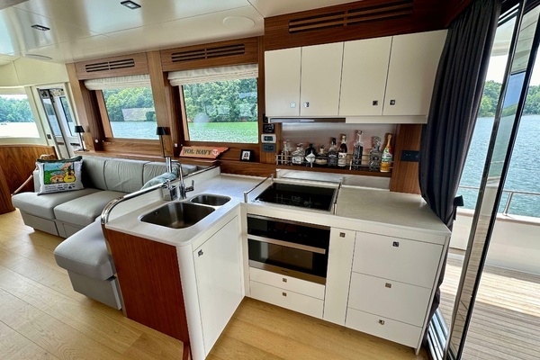 Sirena 58 Yacht For Sale