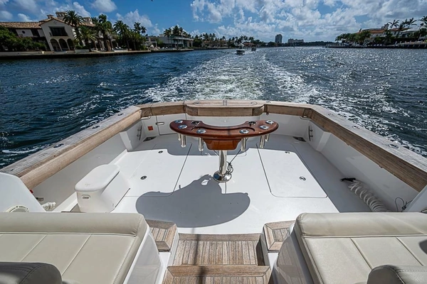 2021 Viking 38