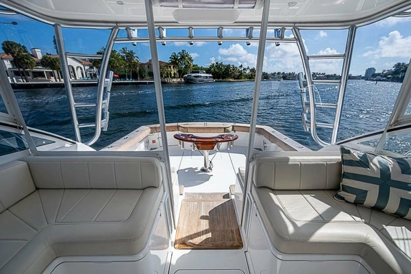 2021 Viking 38