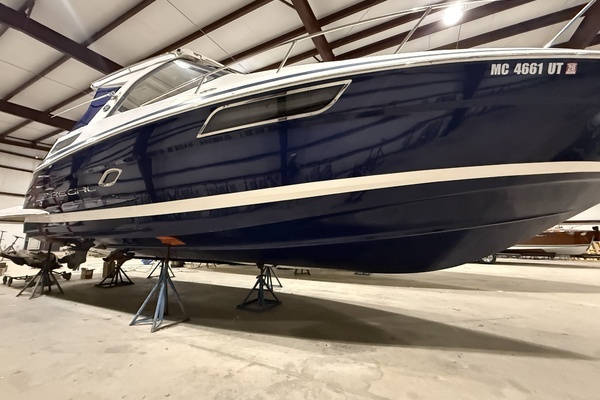 35-ft-Regal-2018-35 Sport Coupe- Boyne City Michigan United States  yacht for sale