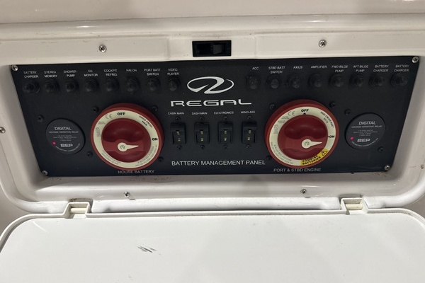 2018 Regal 35