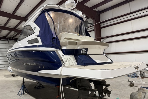2018 Regal 35