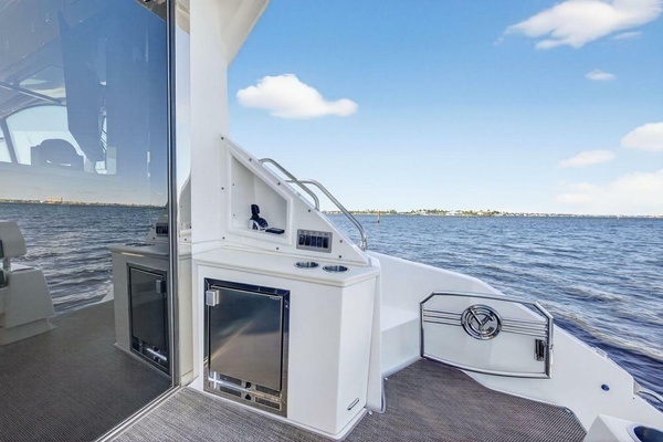 Cruisers Yachts 50 Cantius Yacht For Sale