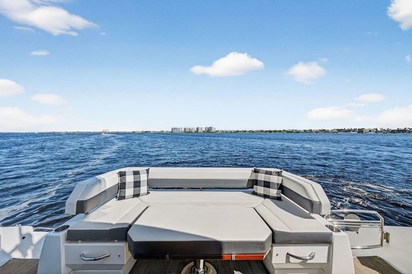 FREESTYLE 9 50ft Cruisers Yachts Yacht For Sale