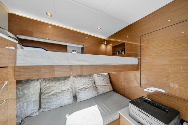 2020 Cruisers Yachts 50