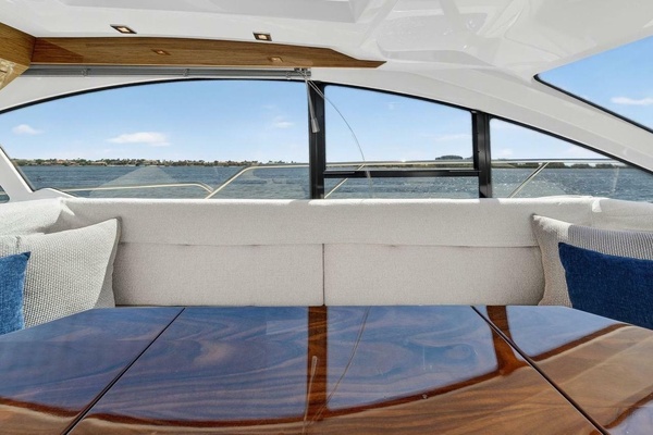 FREESTYLE 9 50ft Cruisers Yachts Yacht For Sale
