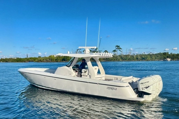 2020 Intrepid 37