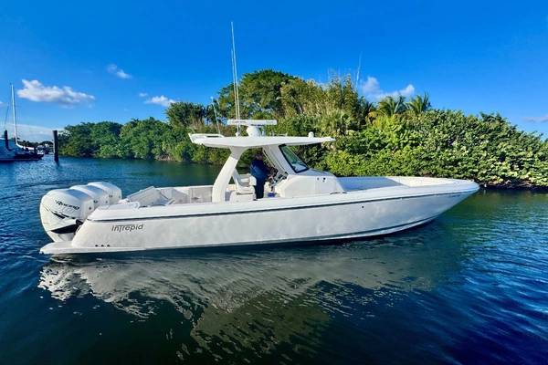 2020 Intrepid 37