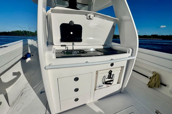 2020 Intrepid 37