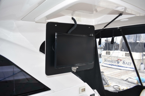 35ft Regal Yacht For Sale