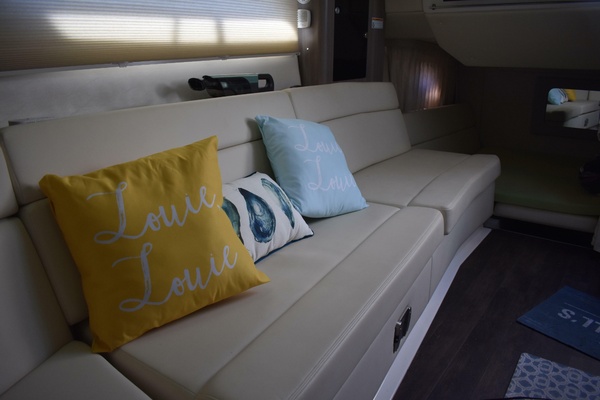 35ft Regal Yacht For Sale