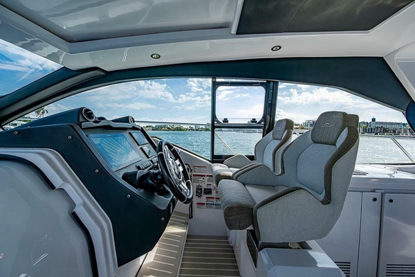 51ft Azimut Yacht For Sale