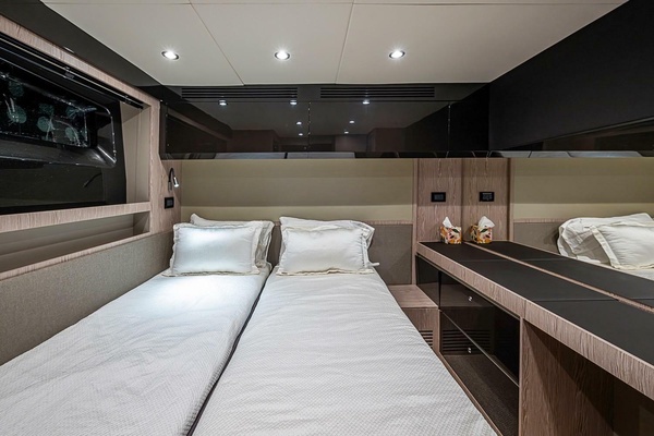 51ft Azimut Yacht For Sale