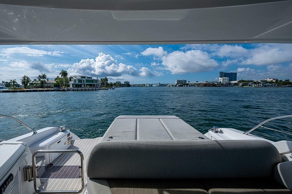 51ft Azimut Yacht For Sale