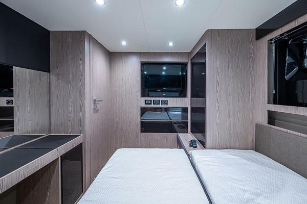 2019 Azimut 51