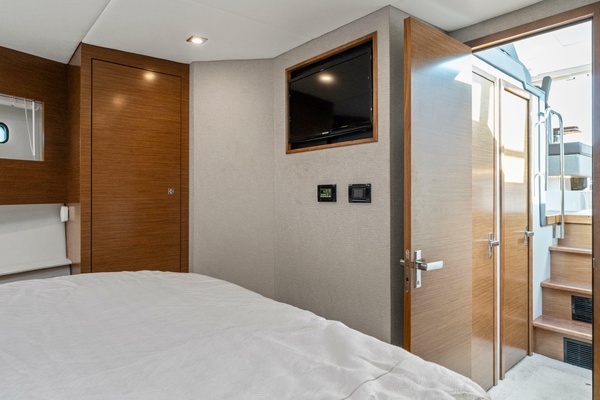 Cruisers Yachts 42 Cantius Yacht For Sale