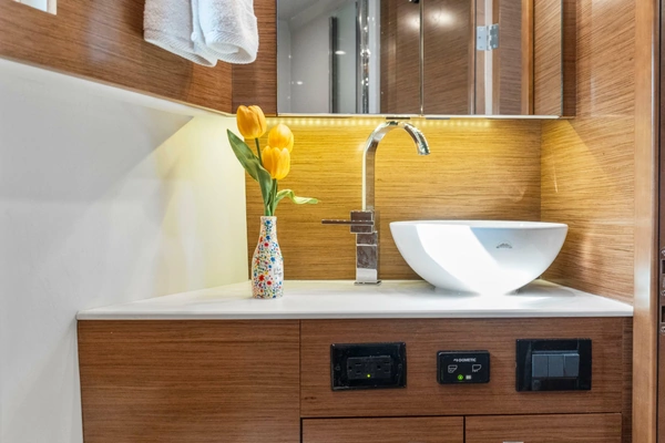 2019 Cruisers Yachts 42