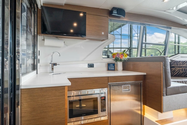 2019 Cruisers Yachts 42