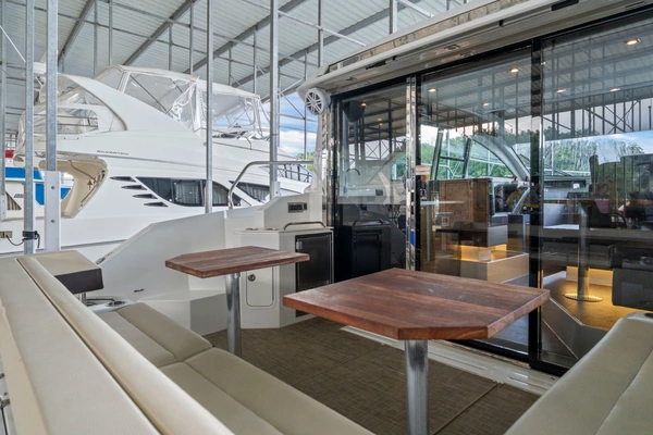 2019 Cruisers Yachts 42