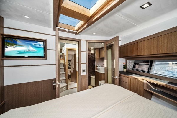 2019 Galeon 56
