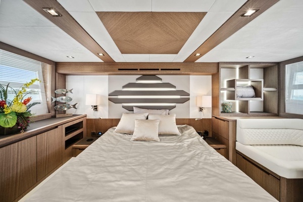 2019 Galeon 56