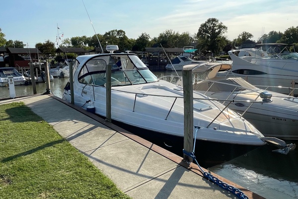 37ft Rinker Yacht For Sale