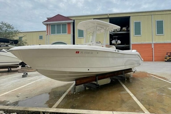 24-ft-Robalo-2019-R242 Center Console-Naples Florida United States yacht for sale