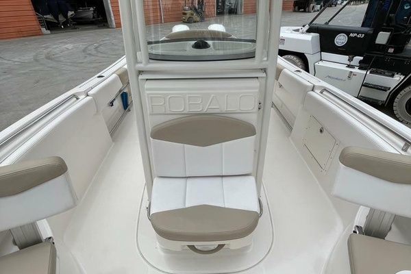 24ft Robalo Yacht For Sale