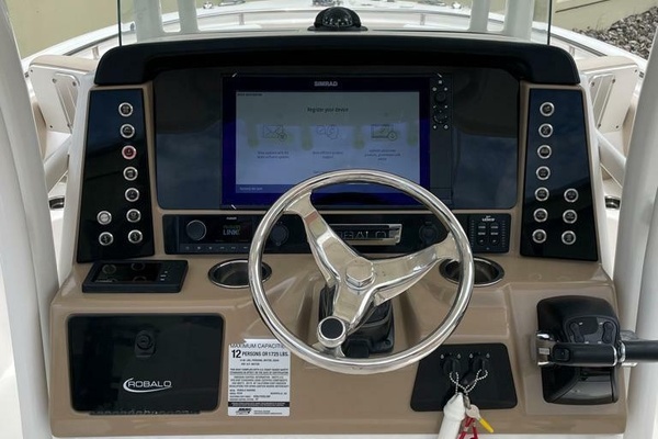 24ft Robalo Yacht For Sale
