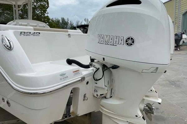 24ft Robalo Yacht For Sale