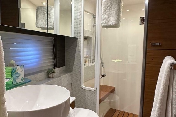 2019 Tiara Yachts 53